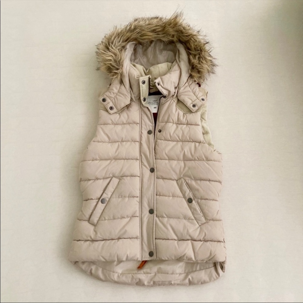 Beige puffy vest with fur detachable hoodie